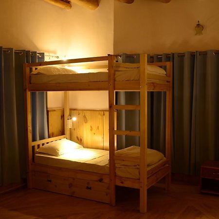 Raybo Hostel เลห์ ภายนอก รูปภาพ