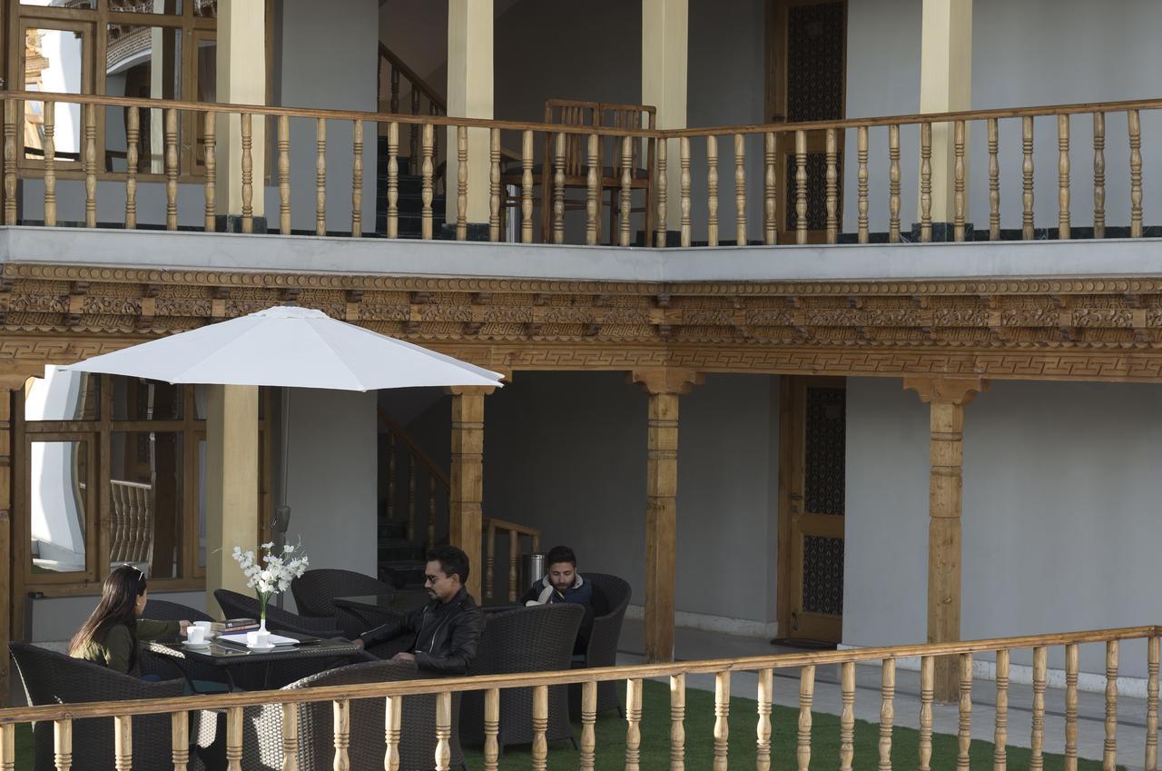 Raybo Hostel เลห์ ภายนอก รูปภาพ