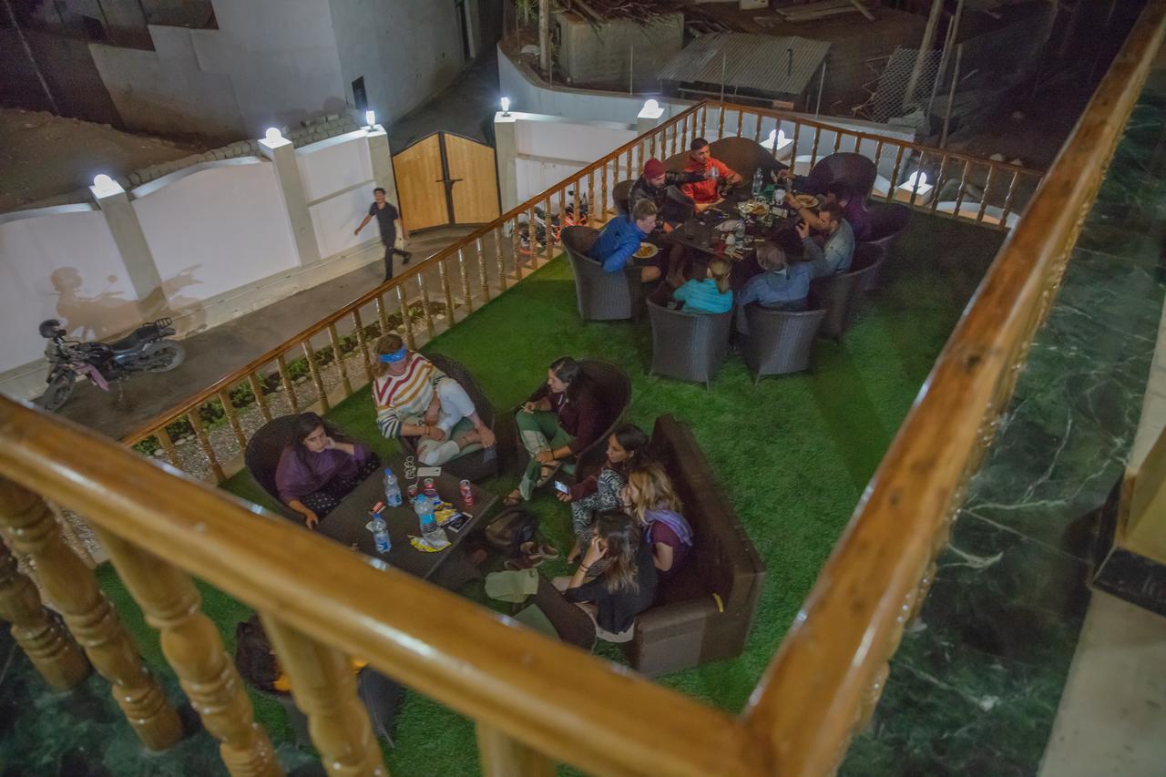 Raybo Hostel เลห์ ภายนอก รูปภาพ